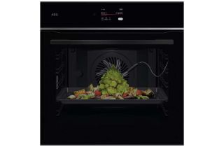 AEG TE7PB731AB 7000 Series 71L Built‑In Pyrolytic Single Oven - Black